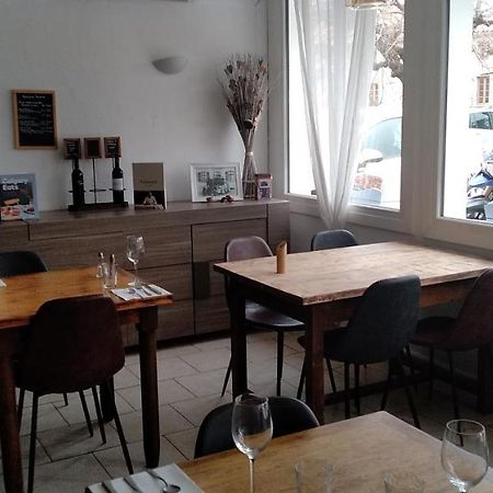 Auberge Le Lupin Blanc Revest-des-Brousses 外观 照片